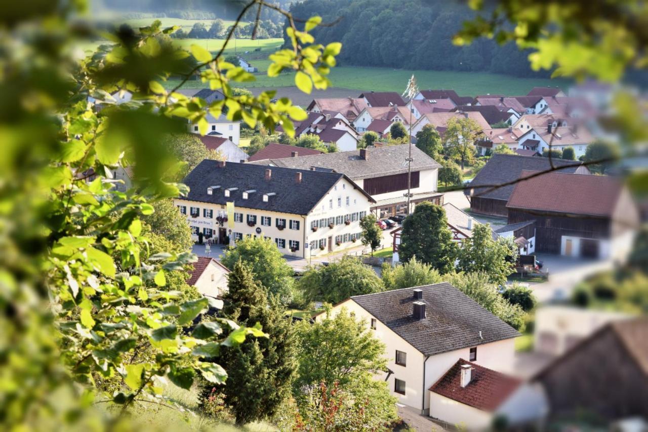 Hotel Zum Braeu Kinding Kültér fotó
