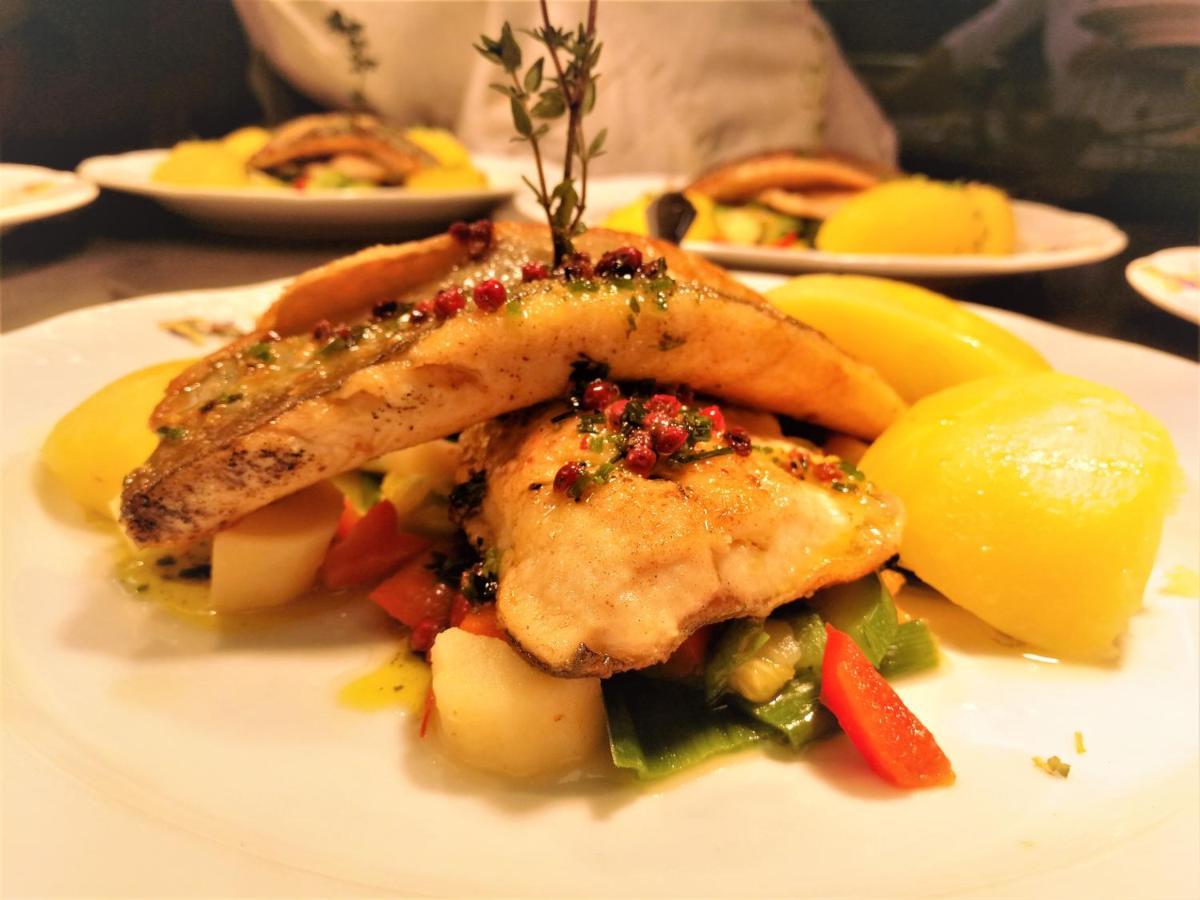 Hotel Zum Braeu Kinding Kültér fotó