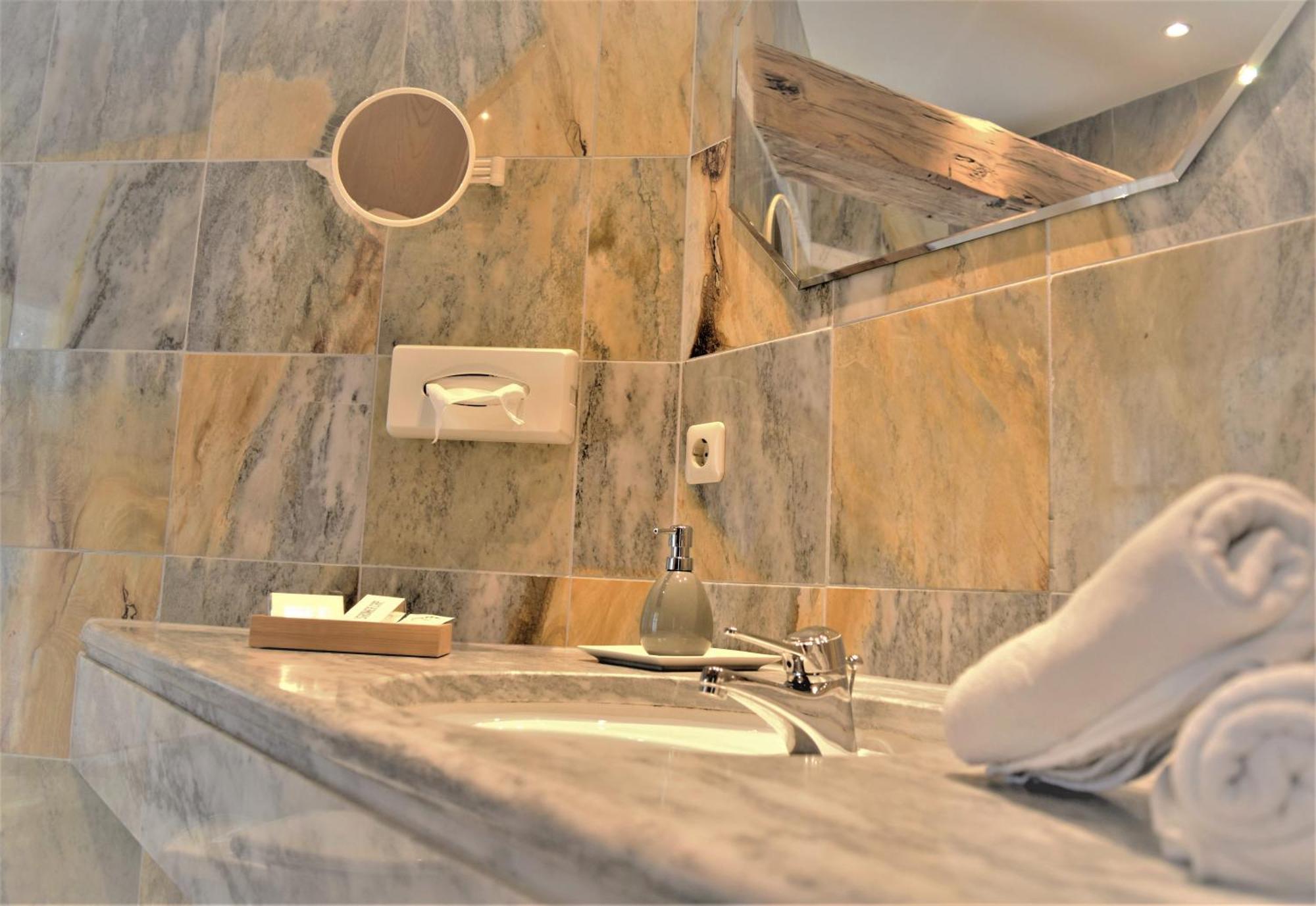 Hotel Zum Braeu Kinding Kültér fotó