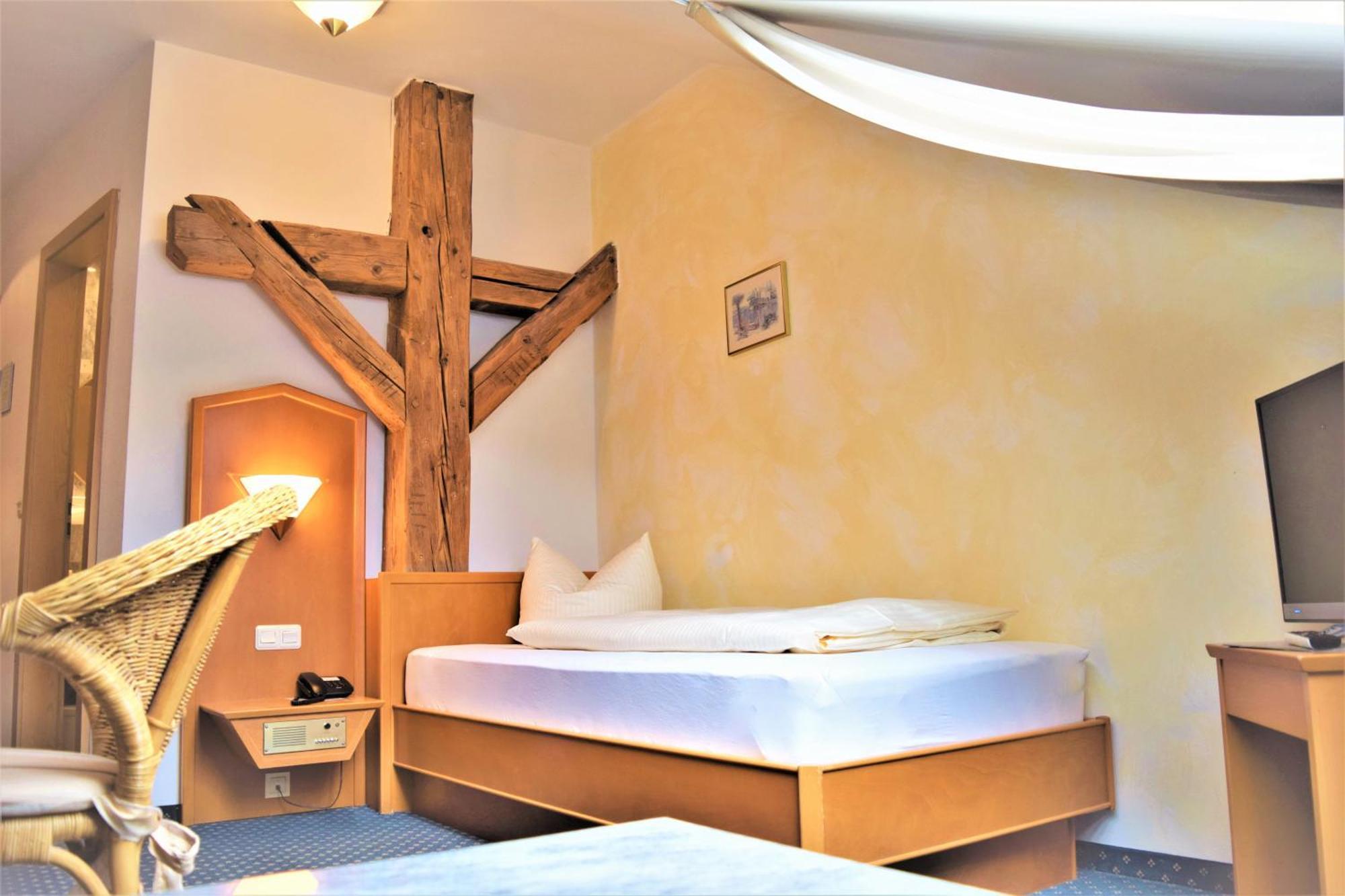 Hotel Zum Braeu Kinding Kültér fotó