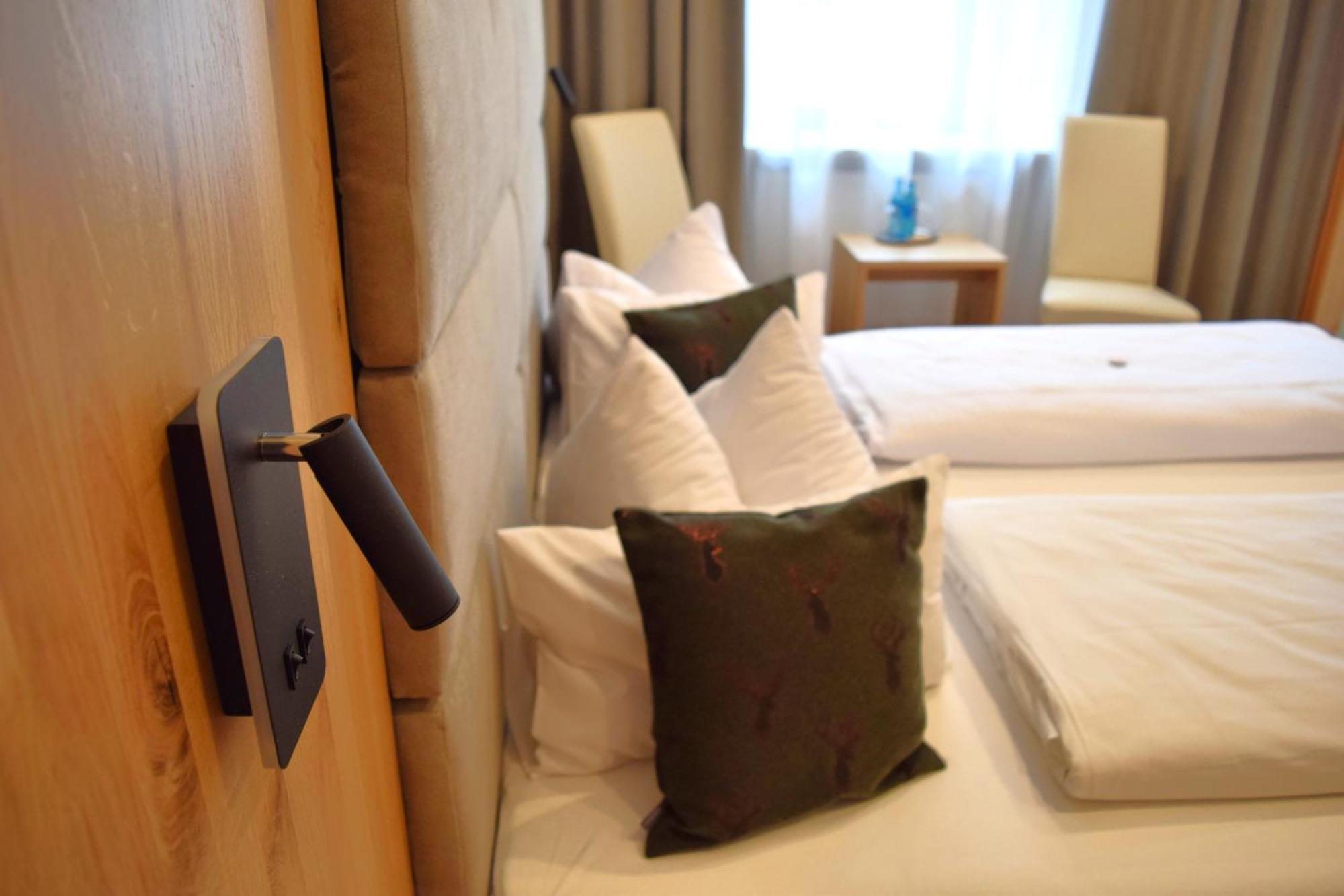 Hotel Zum Braeu Kinding Kültér fotó