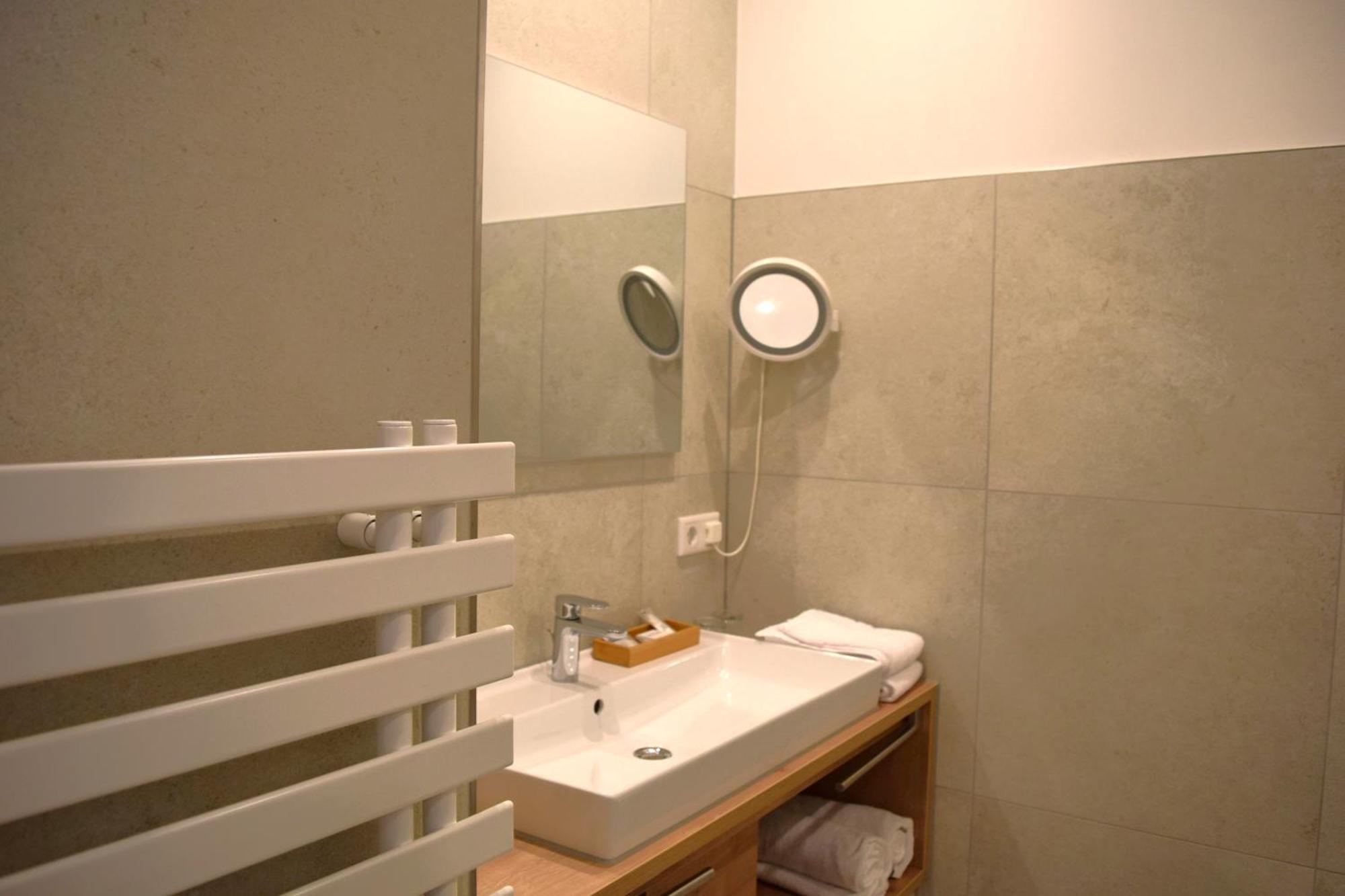 Hotel Zum Braeu Kinding Kültér fotó