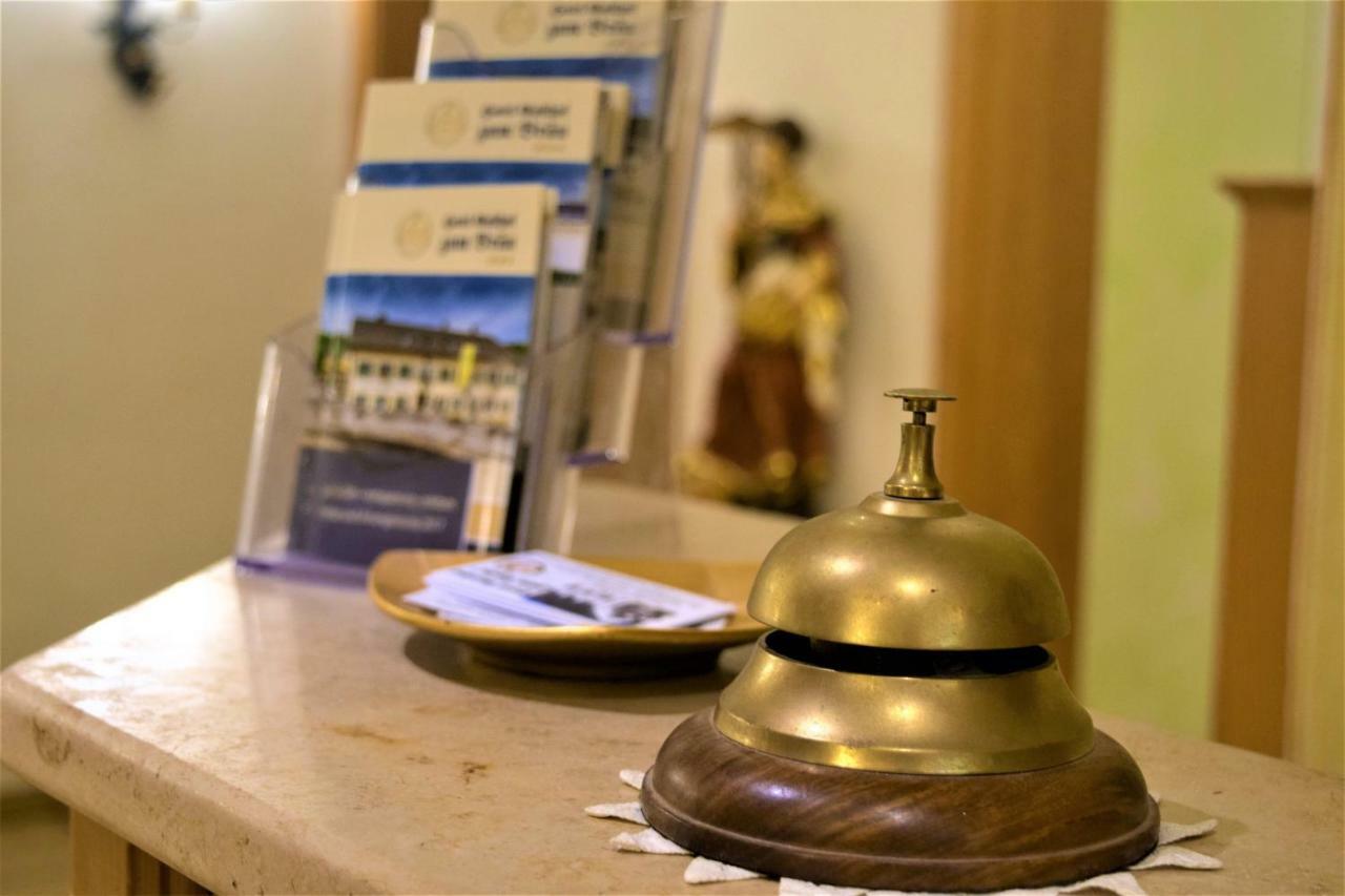 Hotel Zum Braeu Kinding Kültér fotó